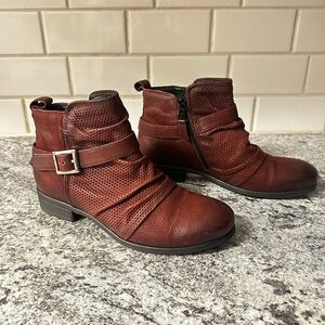 MIZ MOOZ Stacy Scrunch 39 red leather side zip woman ankle boot bohemian chic